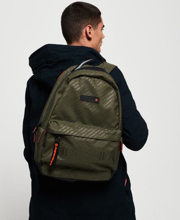Superdry mochila oca montana acessorios verde homens LHZ0Z1861 LHZ0Z1861 Iconico e streetwear Superdry Brasil outlet Superdry t shirt captura a cultura de rua e abraca o estilo de vida urbano
